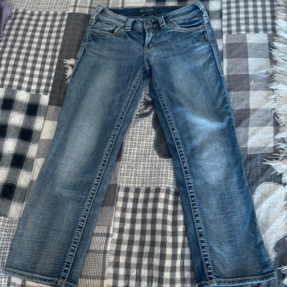 Silver Jeans Blue Capris with Classic Denim Look